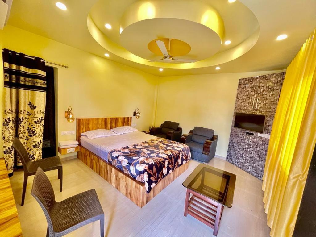 Hotel Saptarang Residency Panhāla Buitenkant foto