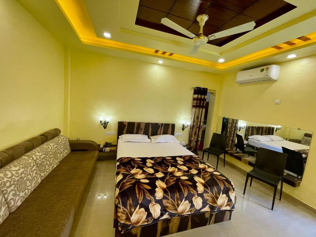 Hotel Saptarang Residency Panhāla Buitenkant foto