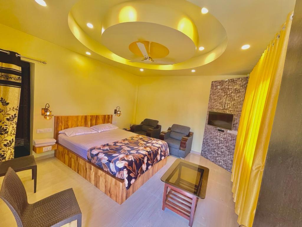 Hotel Saptarang Residency Panhāla Buitenkant foto