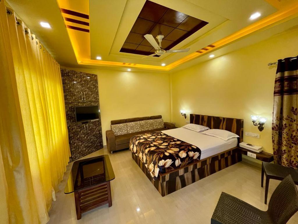 Hotel Saptarang Residency Panhāla Buitenkant foto