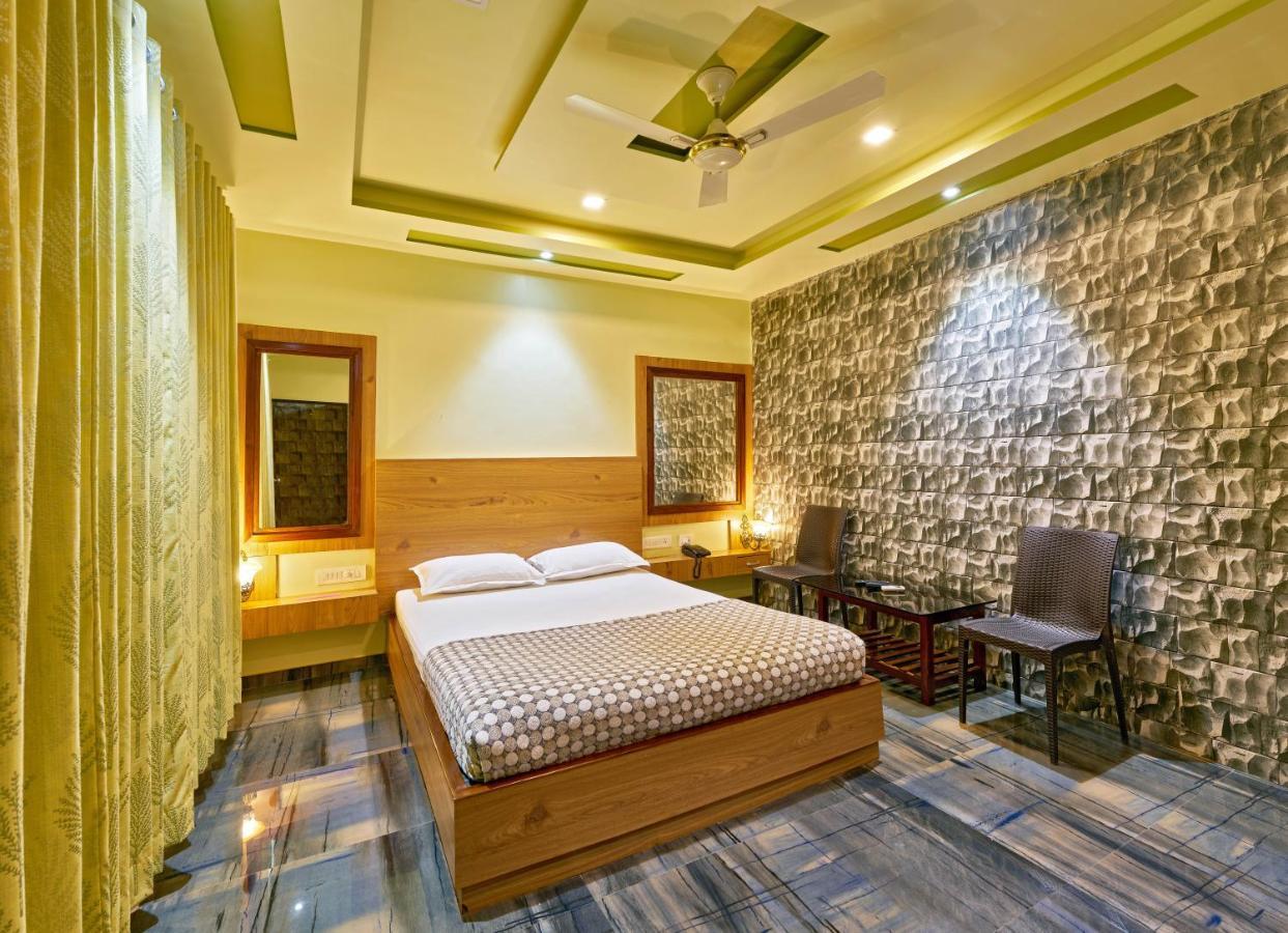 Hotel Saptarang Residency Panhāla Buitenkant foto
