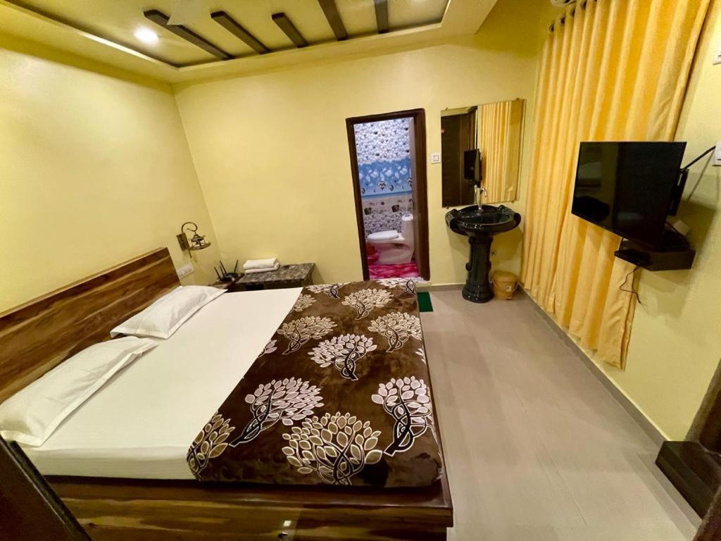 Hotel Saptarang Residency Panhāla Buitenkant foto