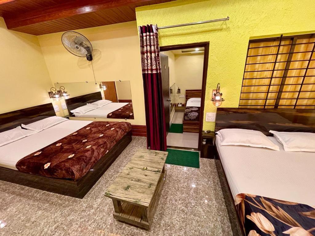 Hotel Saptarang Residency Panhāla Buitenkant foto