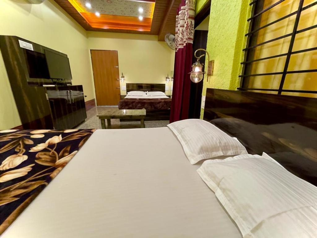 Hotel Saptarang Residency Panhāla Buitenkant foto