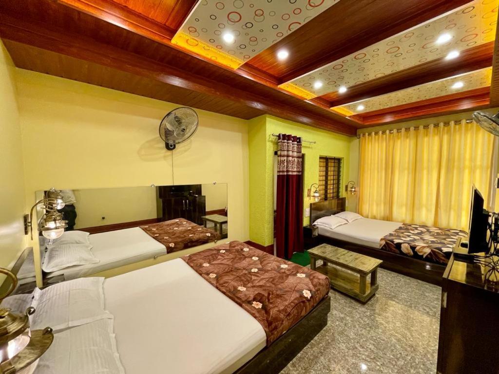 Hotel Saptarang Residency Panhāla Buitenkant foto