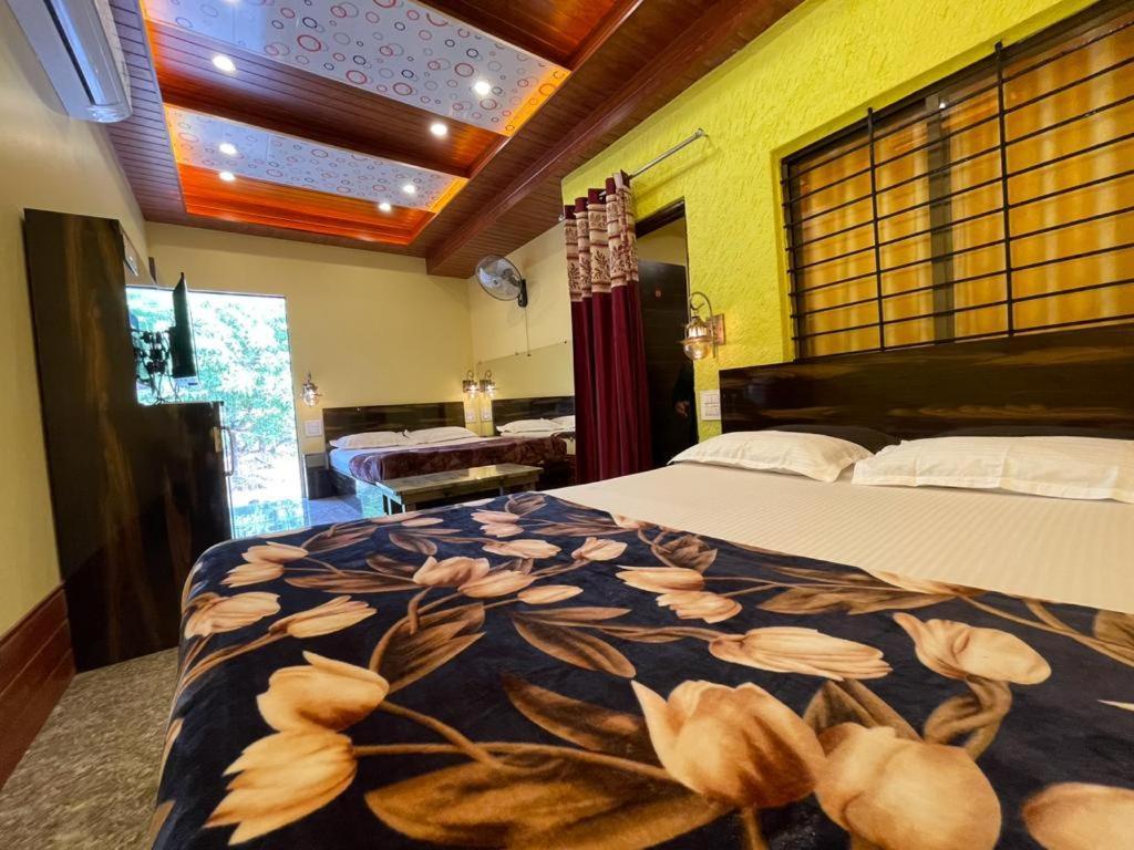 Hotel Saptarang Residency Panhāla Buitenkant foto
