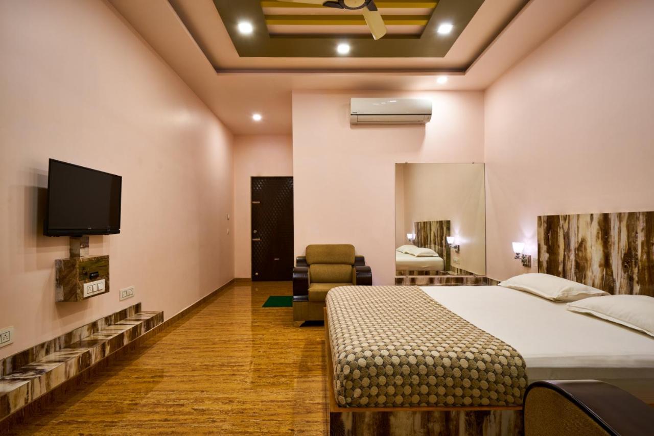 Hotel Saptarang Residency Panhāla Buitenkant foto