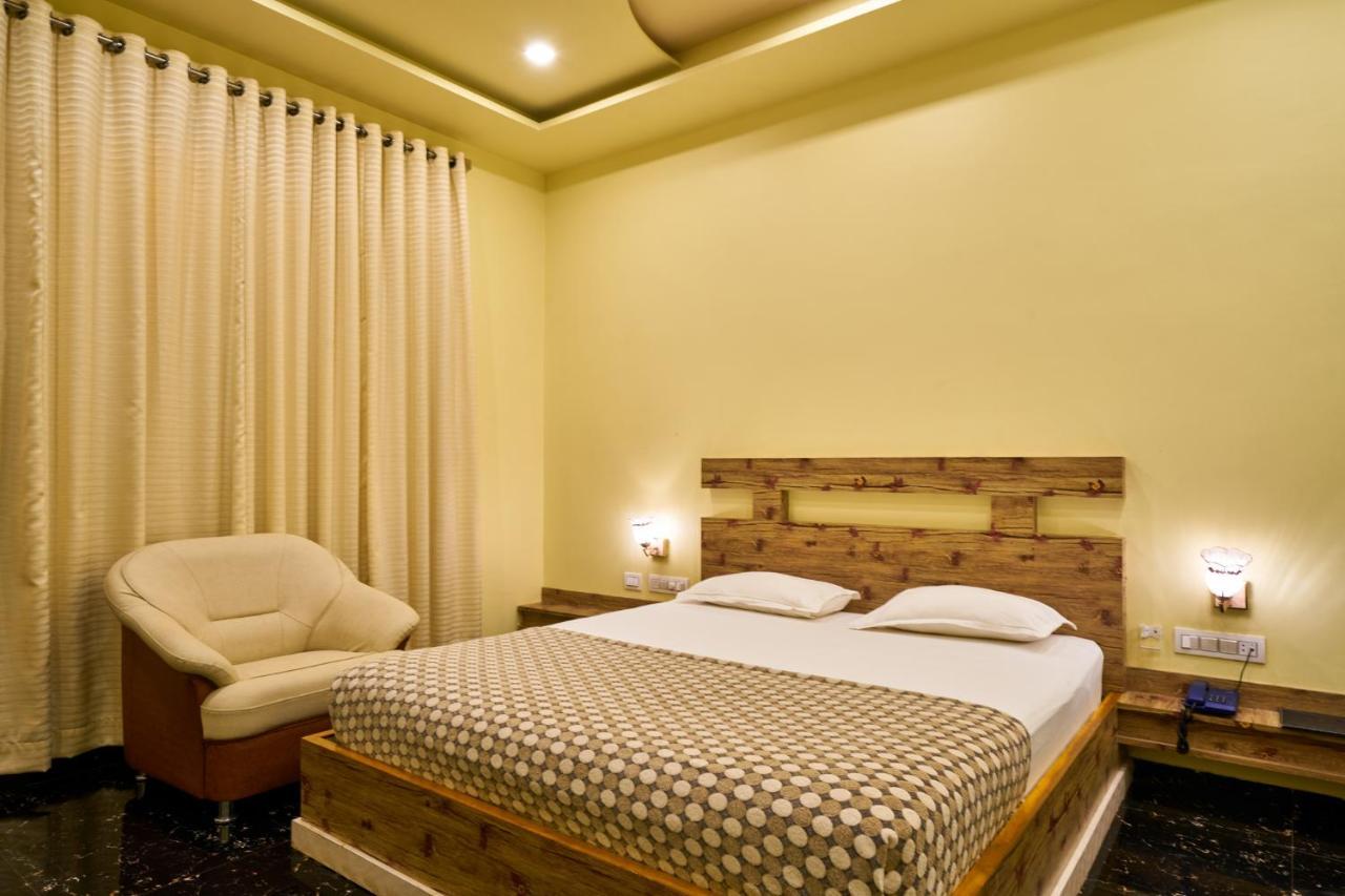 Hotel Saptarang Residency Panhāla Buitenkant foto