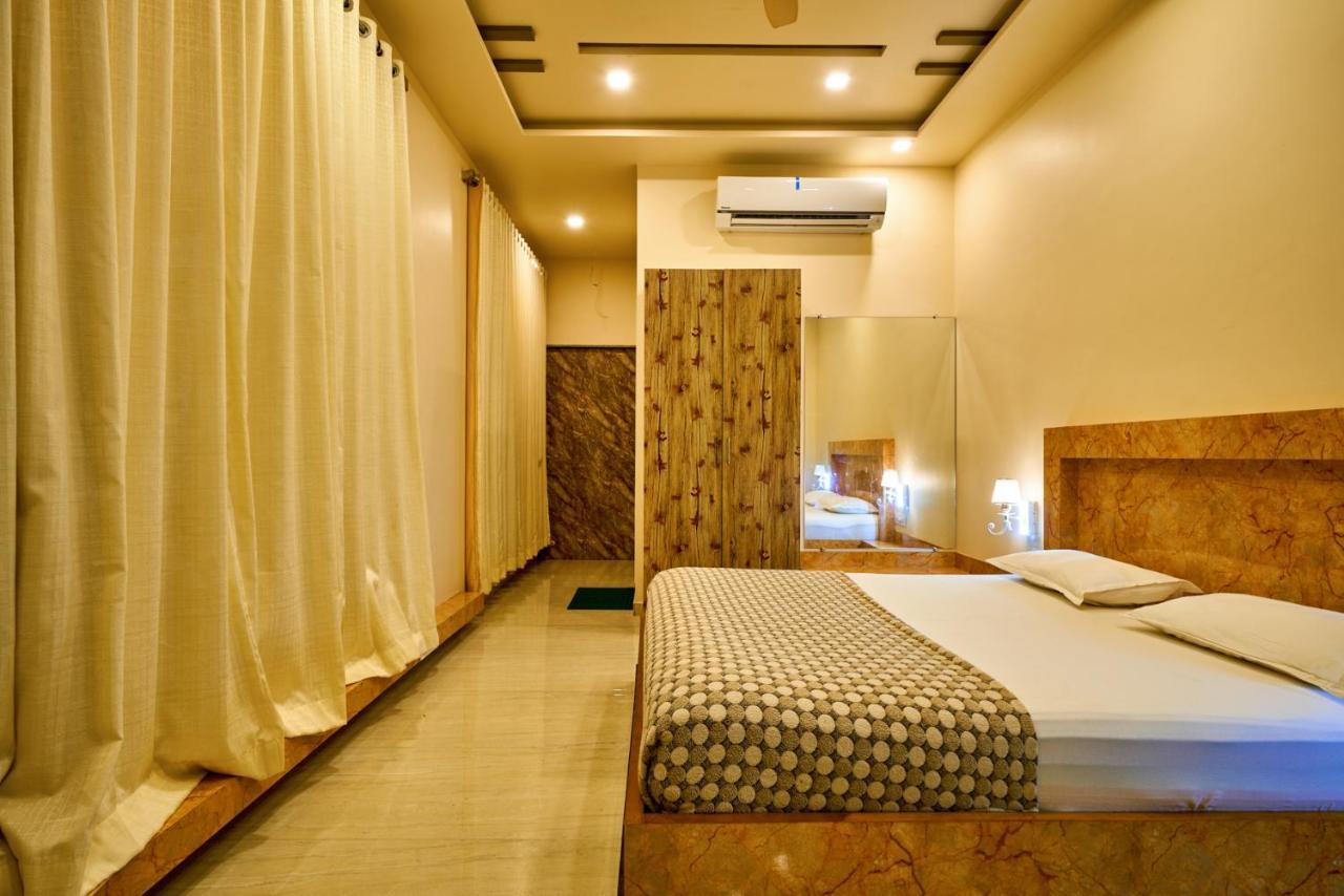 Hotel Saptarang Residency Panhāla Buitenkant foto