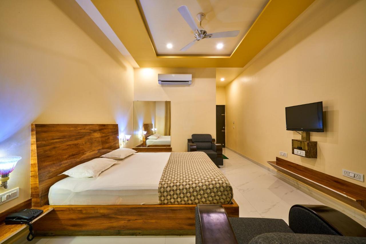 Hotel Saptarang Residency Panhāla Buitenkant foto