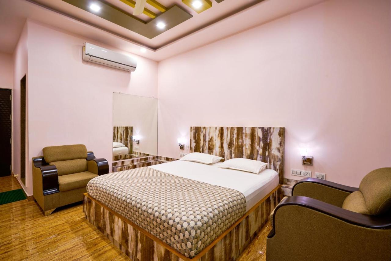 Hotel Saptarang Residency Panhāla Buitenkant foto