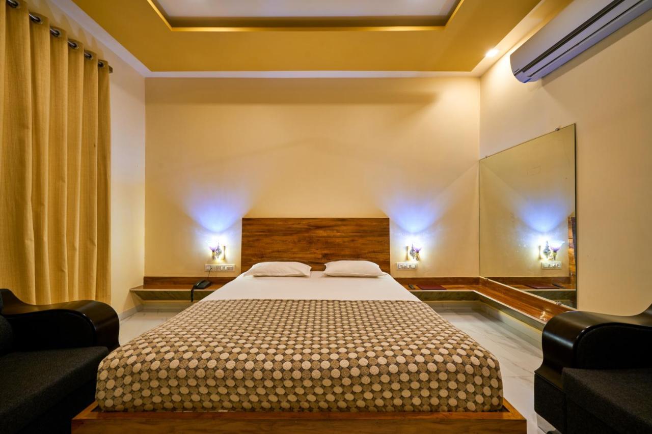 Hotel Saptarang Residency Panhāla Buitenkant foto