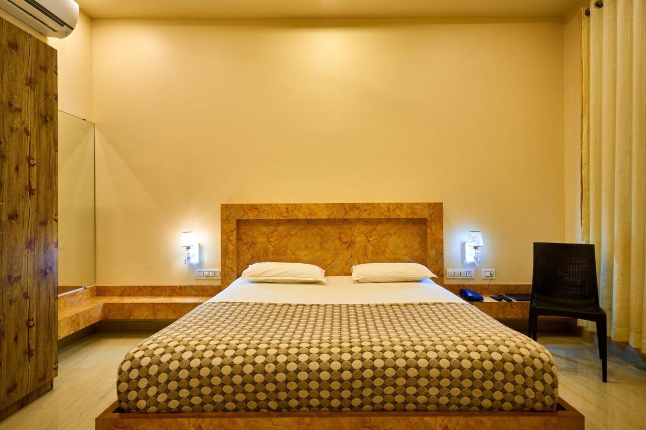Hotel Saptarang Residency Panhāla Buitenkant foto